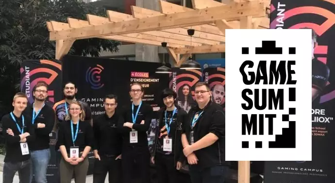 Etudiants du Gaming Campus sur un stand pendant un salon