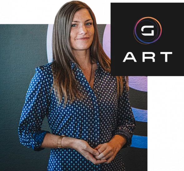 Photo de Anais Cravic responsable de l'école G. Art et logo G. Art